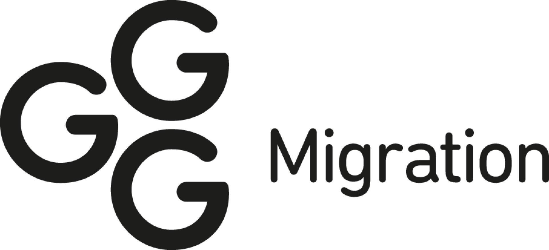 Logo mit drei sich überlappenden schwarzen G-Buchstaben auf der linken Seite und dem Wort „Migration“ in schwarzer Schrift auf der rechten Seite vor weißem Hintergrund.