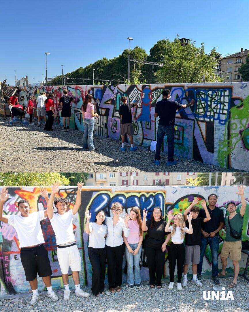 Zwei Fotos: Oben – Menschen, die im Freien bunte Graffiti an eine Wand malen. Unten – eine Gruppe posiert lächelnd mit erhobenen Händen vor dem fertigen Wandbild an derselben Wand. Das UNIA-Logo befindet sich in der rechten unteren Ecke.